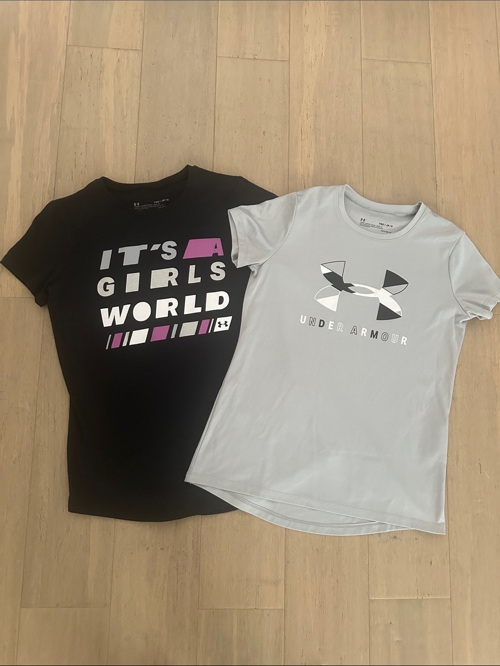 Set of Under Armour UA Girls' Short Sleeve Logo Tee - Black & Light Gray